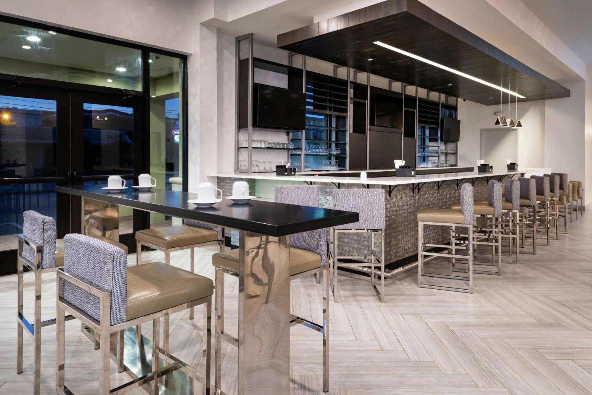 Hilton Garden Inn Columbia Downtown Экстерьер фото