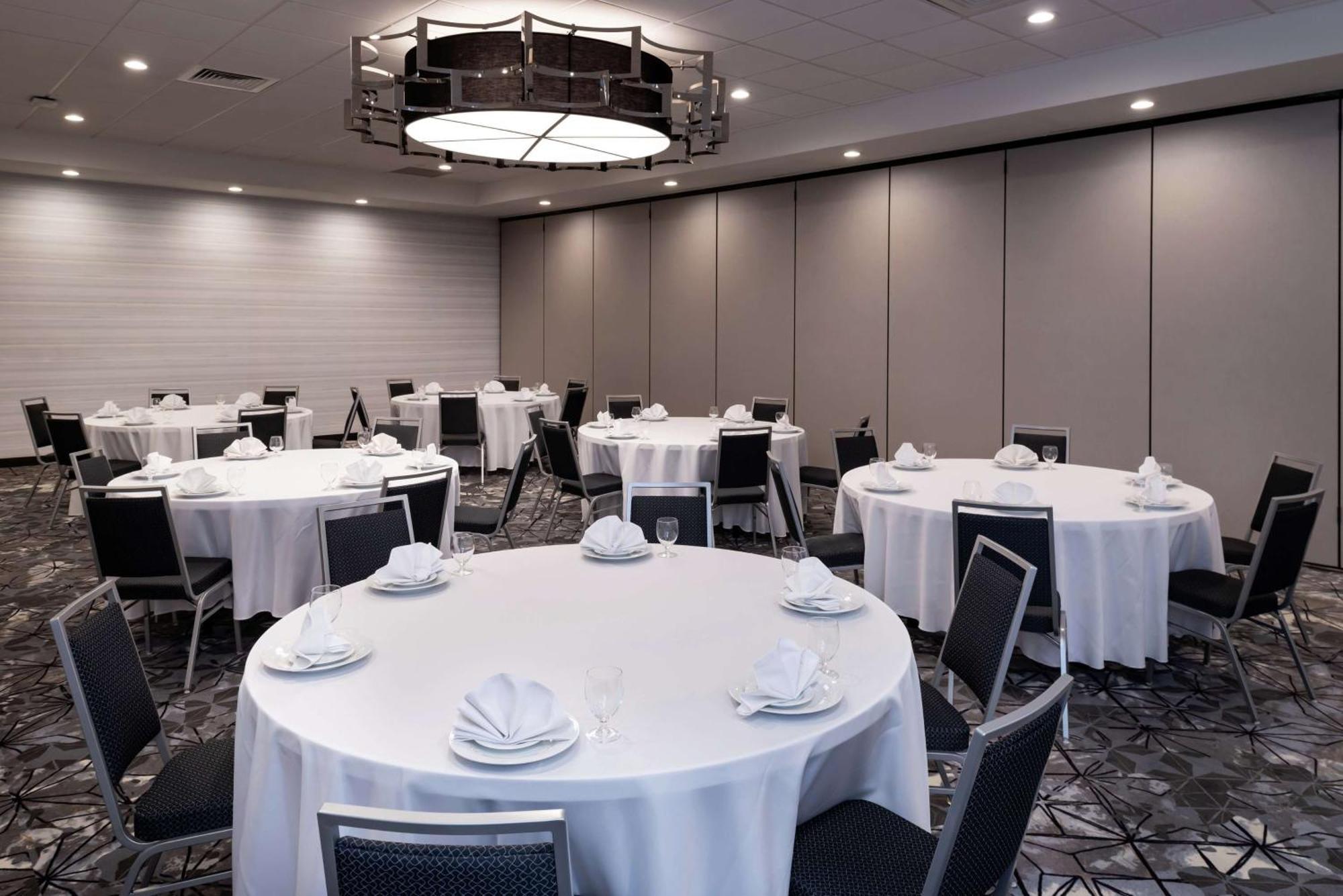 Hilton Garden Inn Columbia Downtown Экстерьер фото