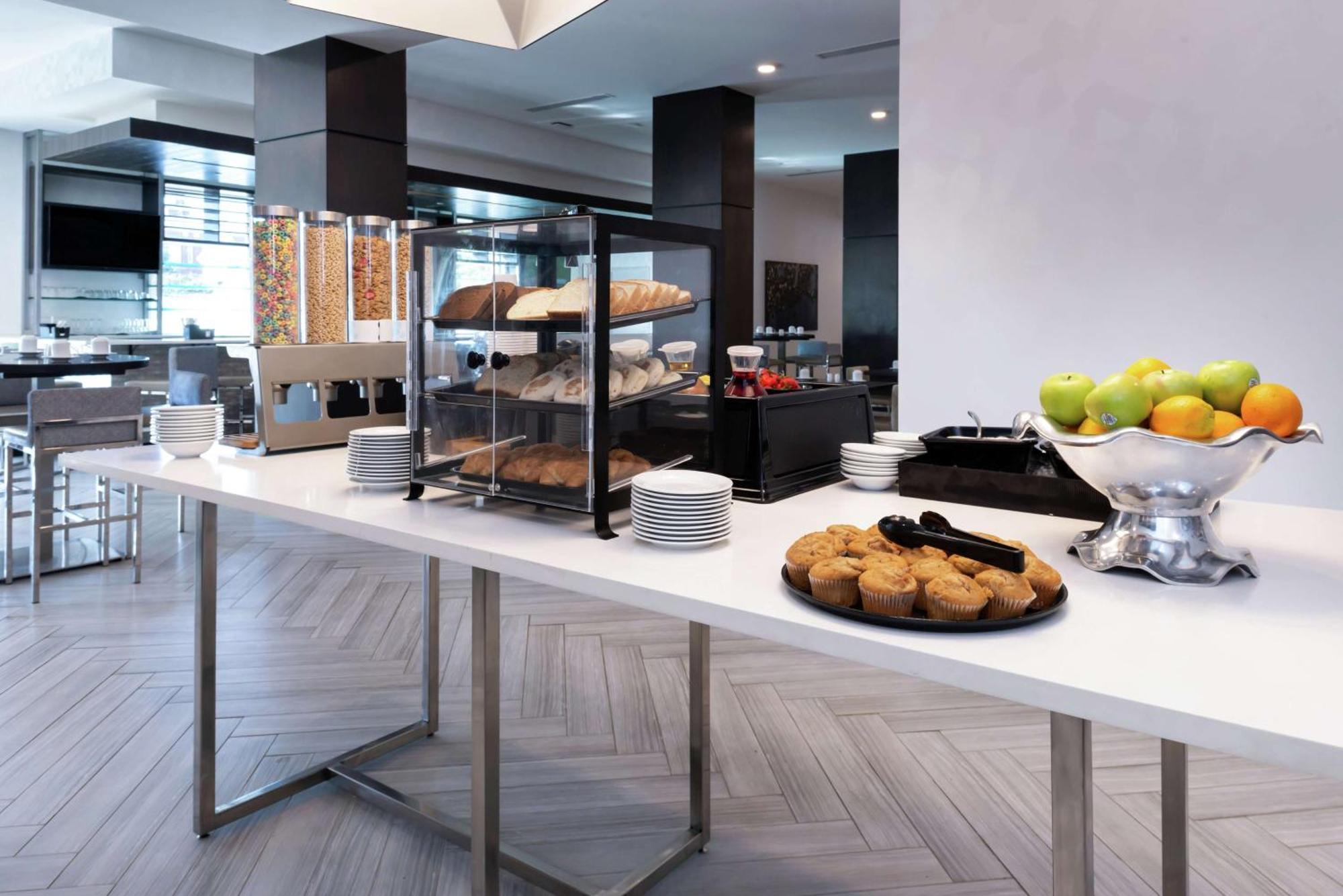 Hilton Garden Inn Columbia Downtown Экстерьер фото